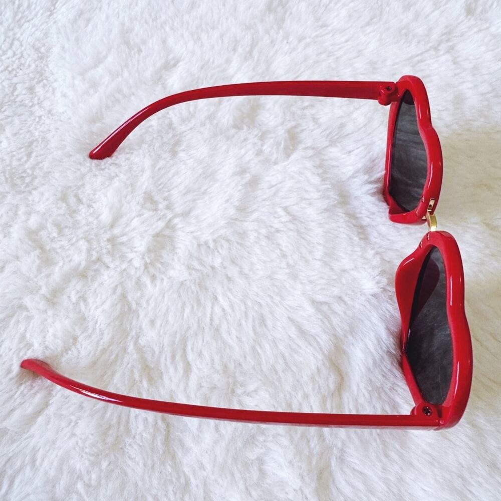 Pixie Red Girl Heart-shape Sunglasses - Picture 4 of 11